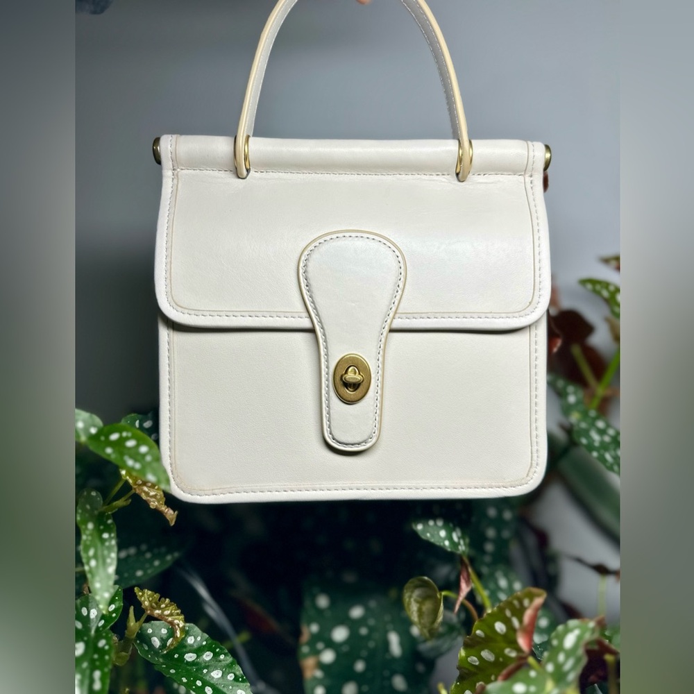 Coach Willis 18 Chalk - Limited Edition